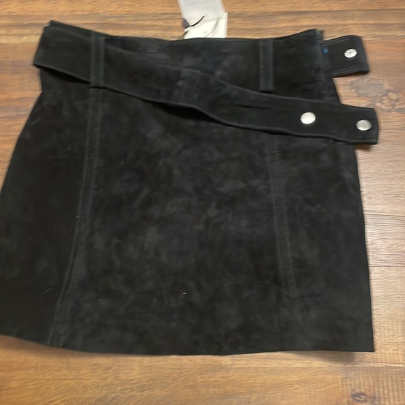 NWT Zara suede black mini skirt - Picture 5 of 7